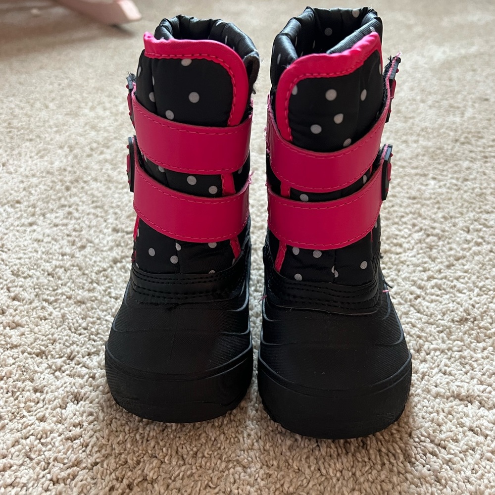5/$25 Snow boots